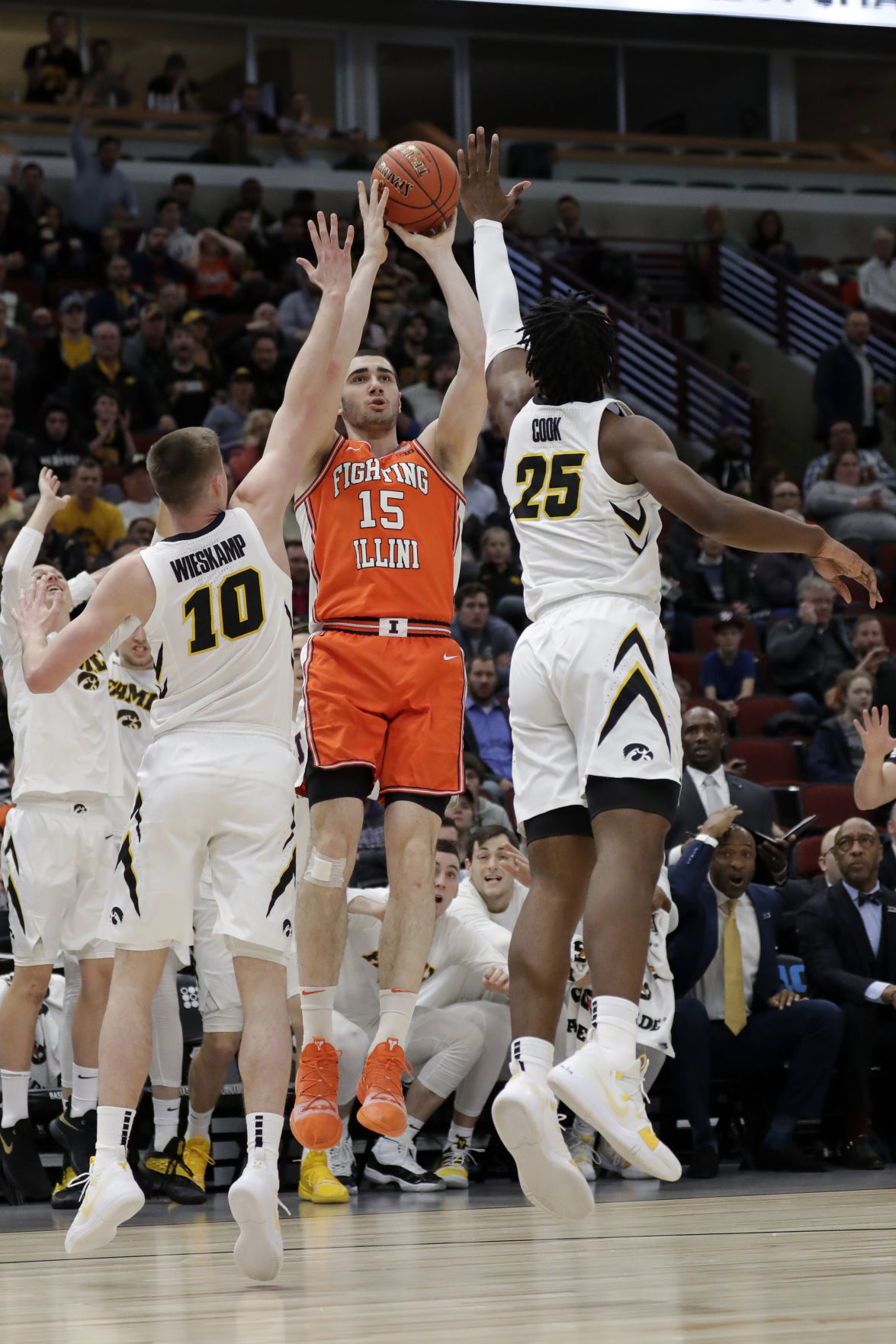 Iowa 83, Illinois 62